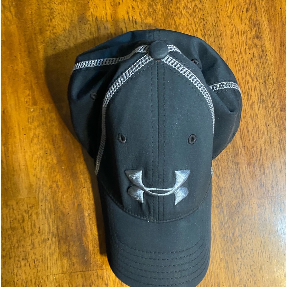 Under Armour hat, size medium/large fitted